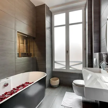 4 Au Clermont-tonnerre + Piscine Villa Vichy