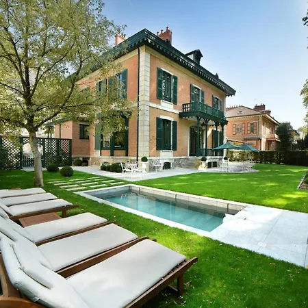 Villa 4 Au Clermont-tonnerre + Piscine