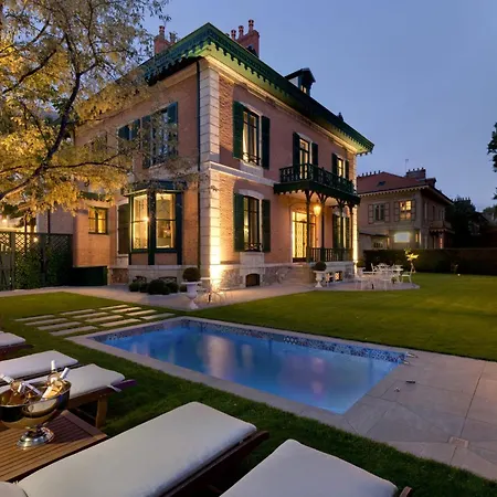 4 Au Clermont-tonnerre + Piscine Villa *